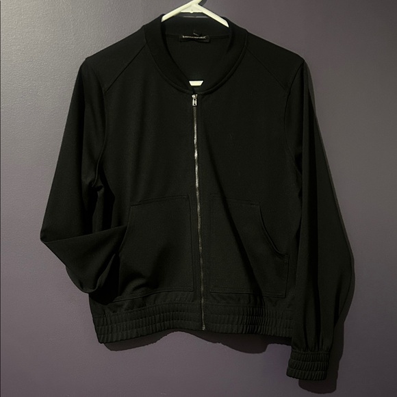 Banana Republic Jackets & Blazers - Banana Republic Classic Black Bomber Jacket